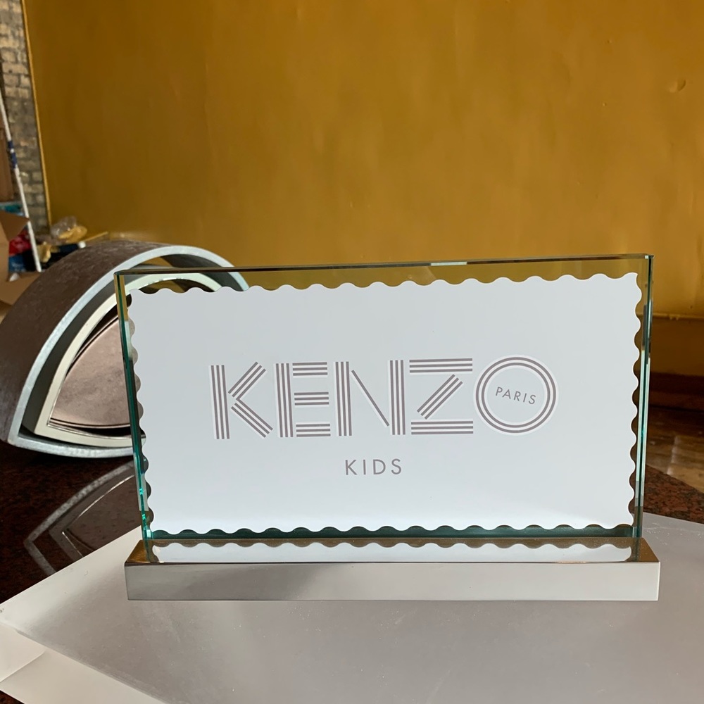 Kenzo Paris